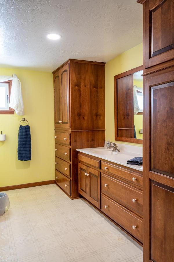 Weaver Ridge Manor Villa Millersburg Exterior photo