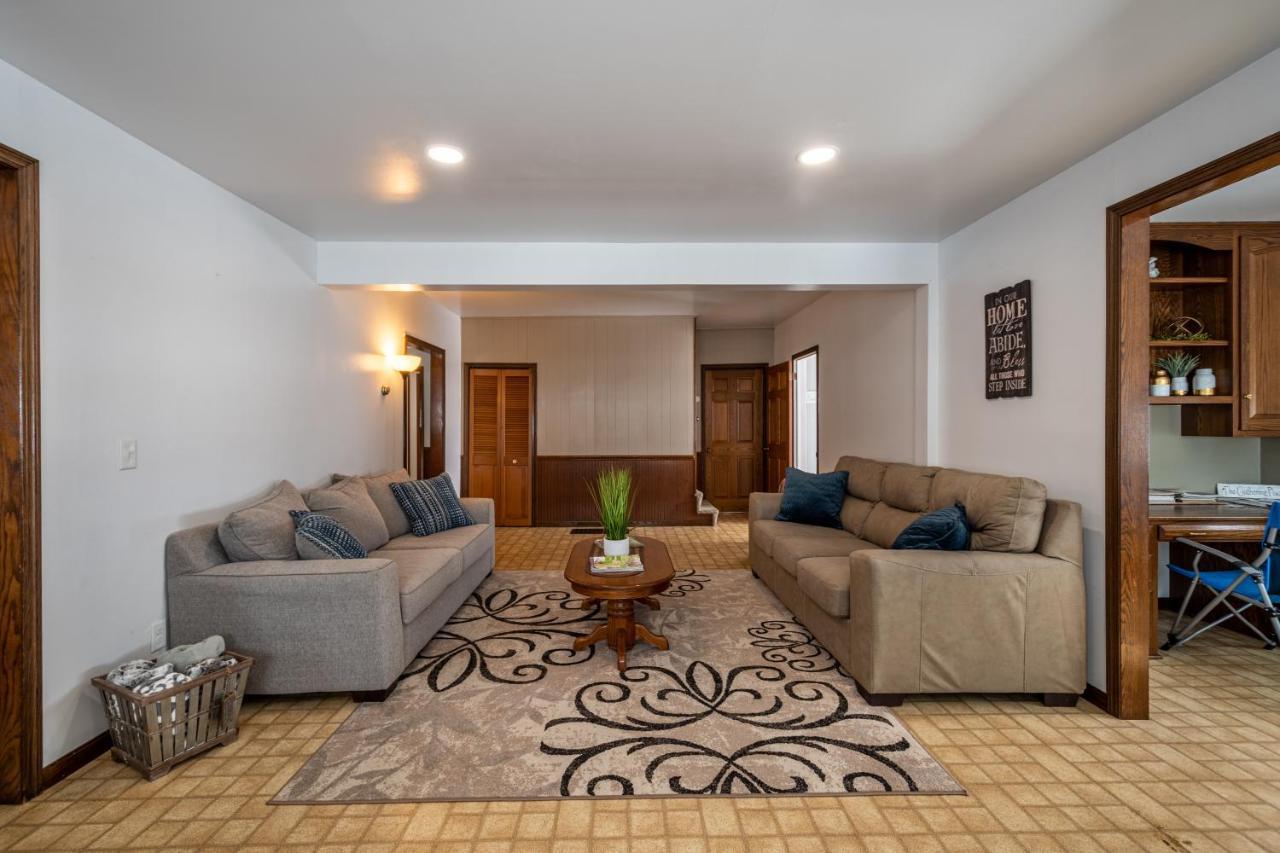 Weaver Ridge Manor Villa Millersburg Exterior photo